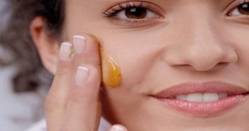 6 Best Ways to Use Honey for Oily Skin Ways to Use Honey for Oily Skin