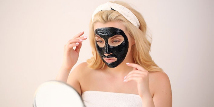 Apply-charcoal-masks